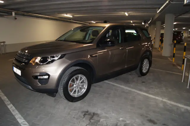 LAND ROVER Discovery SE
